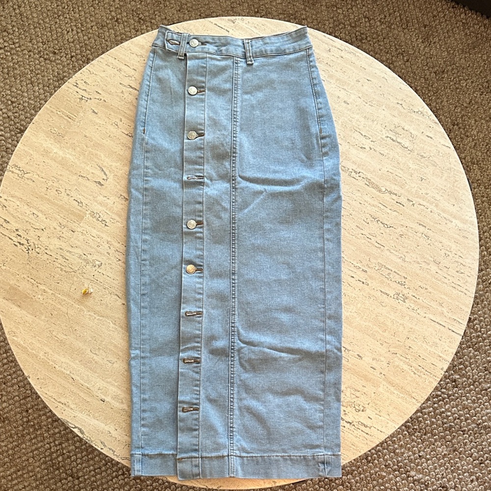 Elegant Denim Button-Down Pencil Skirt